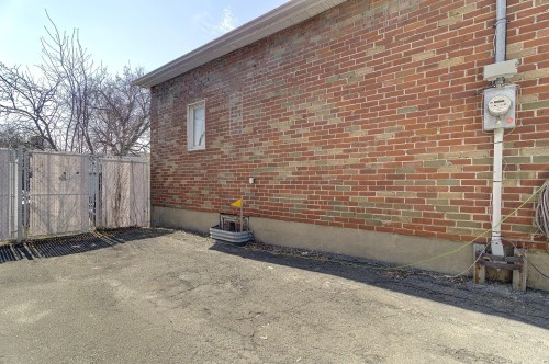 Stationnement - 51 Rue De Beaune, Laval (Pont-Viau), QC - Outdoor With Exterior