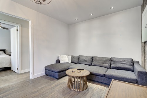 Salon - 51 Rue De Beaune, Laval (Pont-Viau), QC - Indoor Photo Showing Living Room