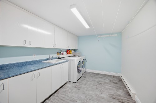 Salle de lavage - 880 Rue Gagnon, Saint-Hyacinthe, QC - Indoor Photo Showing Laundry Room