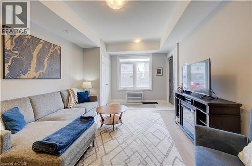 156 Wheat Lane, Kitchener, ON - Indoor Photo Showing Living Room