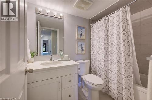 156 Wheat Lane, Kitchener, ON - Indoor Photo Showing Bathroom