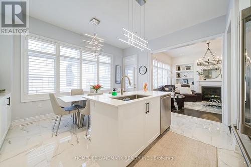 1369 Yellow Rose Circle, Oakville, ON - Indoor