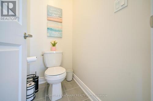 1369 Yellow Rose Circle, Oakville, ON - Indoor Photo Showing Bathroom