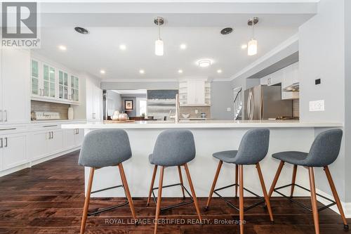 5 Stockman Crescent, Halton Hills, ON - Indoor Photo Showing Kitchen With Upgraded Kitchen