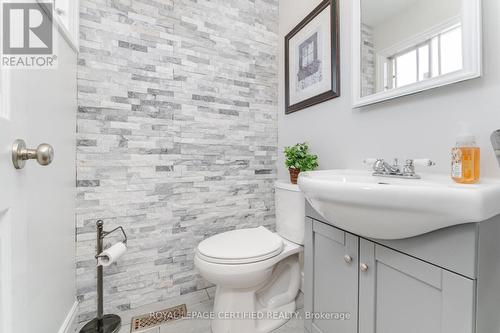 5 Stockman Crescent, Halton Hills, ON - Indoor Photo Showing Bathroom