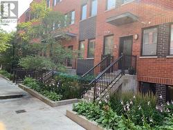 24 - 871 WILSON AVENUE  Toronto, ON M3K 1E6