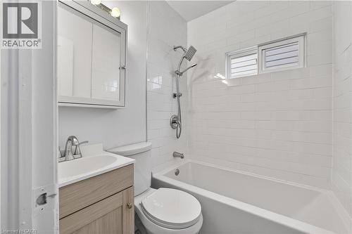 183 Paling Avenue, Hamilton, ON - Indoor Photo Showing Bathroom