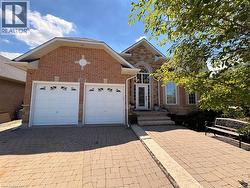 137 PINEHILL Drive  Stoney Creek, ON L0R 1P0