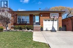 39 TRENHOLME Crescent  Hamilton, ON L8W 2L4