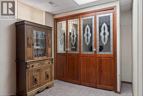 with double closet and window - 39 Trenholme Crescent, Hamilton, ON - Indoor Photo Showing Other Room