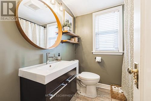 239 Rosewood Road, Hamilton, ON - Indoor Photo Showing Bathroom