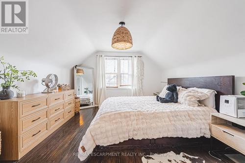 239 Rosewood Road, Hamilton, ON - Indoor Photo Showing Bedroom