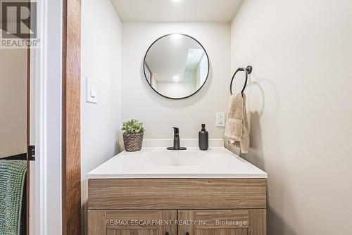 239 Rosewood Road, Hamilton, ON - Indoor Photo Showing Bathroom