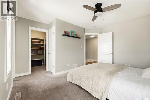 5668 Pearsall Crescent, Regina, SK - Indoor Photo Showing Bedroom