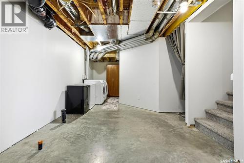 5668 Pearsall Crescent, Regina, SK - Indoor