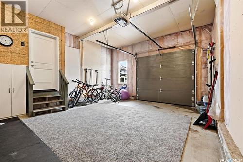 5668 Pearsall Crescent, Regina, SK - Indoor Photo Showing Garage