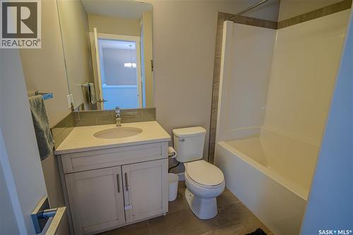 4529 E Keller Avenue, Regina, SK - Indoor Photo Showing Bathroom