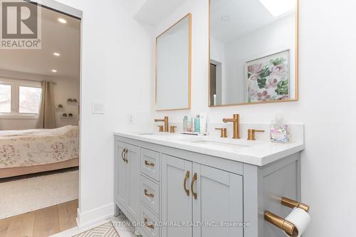 37 Spring Gate Boulevard, Vaughan, ON - Indoor Photo Showing Bathroom