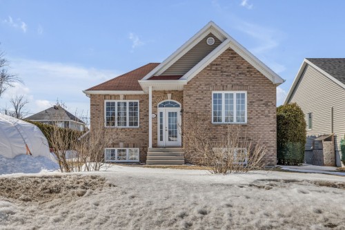 28 Rue des Samares  Lévis (Les Chutes-De-La-Chaudière-Est), QC G6Z 7W6