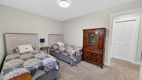 305 Legacy Lookout, Cranbrook, BC - Indoor Photo Showing Bedroom