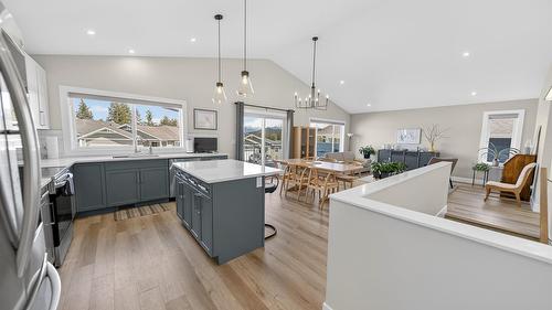 305 Legacy Lookout, Cranbrook, BC - Indoor Photo Showing Kitchen With Upgraded Kitchen