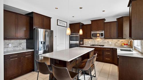 1894 Hidden Lake Place, Kelowna, BC - Indoor Photo Showing Kitchen With Upgraded Kitchen
