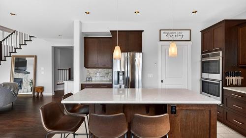 1894 Hidden Lake Place, Kelowna, BC - Indoor Photo Showing Kitchen With Upgraded Kitchen