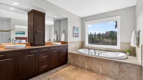 1894 Hidden Lake Place, Kelowna, BC - Indoor Photo Showing Bathroom