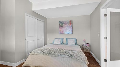 1894 Hidden Lake Place, Kelowna, BC - Indoor Photo Showing Bedroom