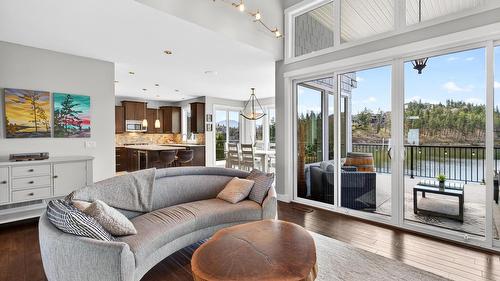 1894 Hidden Lake Place, Kelowna, BC - Indoor Photo Showing Living Room