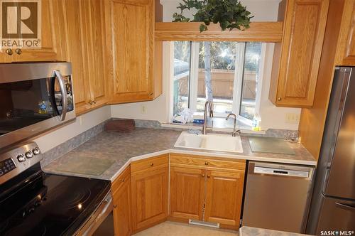 77 Millar Crescent, Regina, SK - Indoor Photo Showing Kitchen