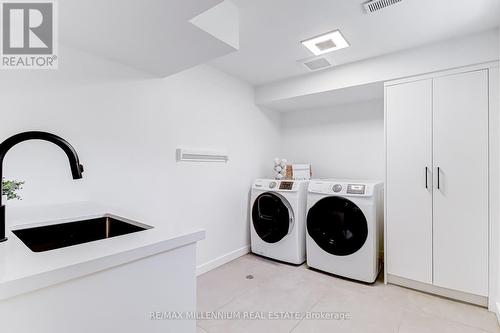 2498 Frankfield Road, Mississauga, ON - Indoor Photo Showing Laundry Room