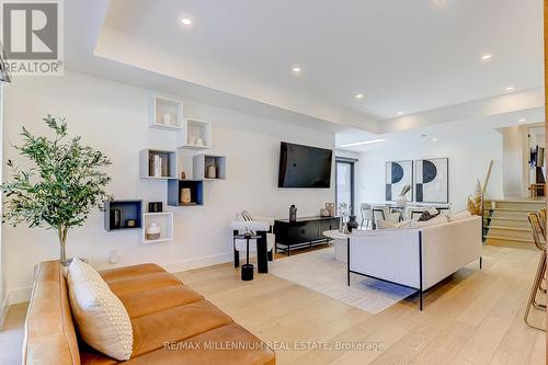 2498 Frankfield Road, Mississauga, ON - Indoor Photo Showing Living Room