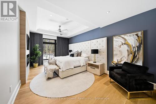 3205 Highpoint Court, Burlington, ON - Indoor Photo Showing Bedroom