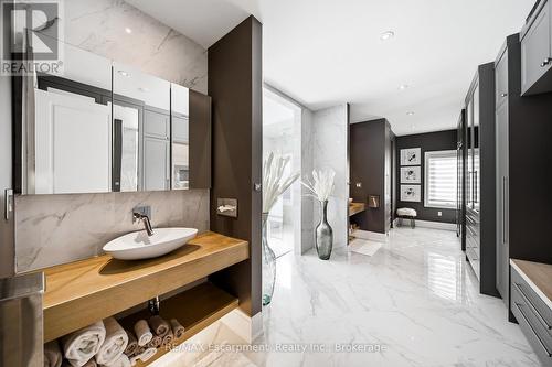 3205 Highpoint Court, Burlington, ON - Indoor Photo Showing Bathroom