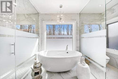 3205 Highpoint Court, Burlington, ON - Indoor Photo Showing Bathroom