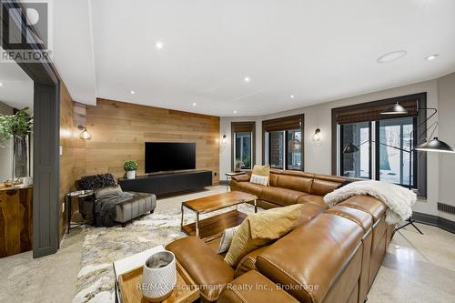 3205 Highpoint Court, Burlington, ON - Indoor