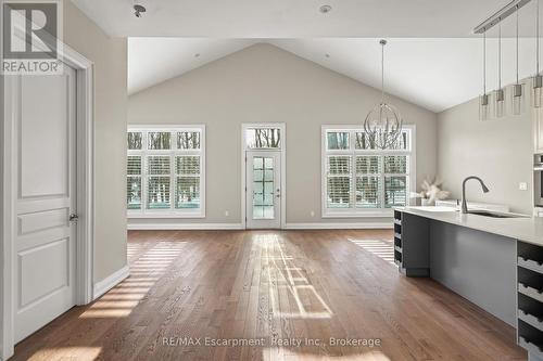 3205 Highpoint Court, Burlington, ON - Indoor Photo Showing Other Room