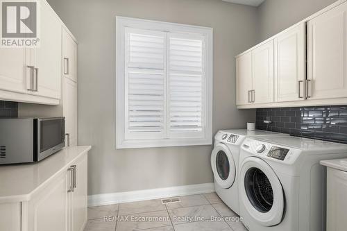 3205 Highpoint Court, Burlington, ON - Indoor Photo Showing Laundry Room