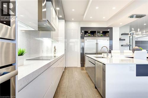 685 Meadowsweet Avenue, Waterloo, ON - Indoor Photo Showing Kitchen With Upgraded Kitchen
