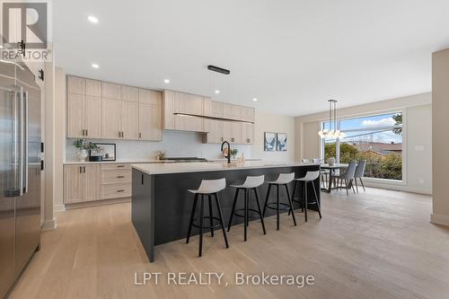 15 Briggs Avenue, Ottawa, ON - Indoor Photo Showing Kitchen With Upgraded Kitchen
