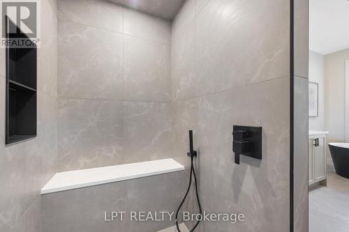 15 Briggs Avenue, Ottawa, ON - Indoor Photo Showing Bathroom