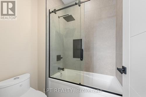 15 Briggs Avenue, Ottawa, ON - Indoor Photo Showing Bathroom