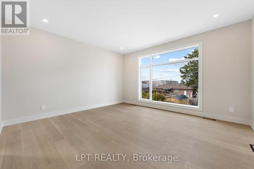 15 Briggs Avenue, Ottawa, ON - Indoor Photo Showing Other Room