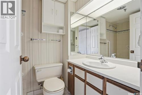 540 424 Spadina Crescent E, Saskatoon, SK - Indoor Photo Showing Bathroom