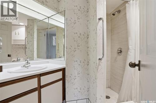 540 424 Spadina Crescent E, Saskatoon, SK - Indoor Photo Showing Bathroom