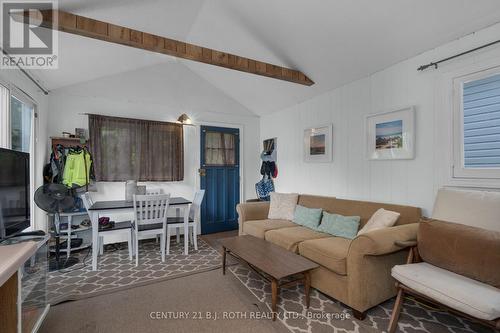 2026 Tiny Beaches Road S, Tiny, ON - Indoor Photo Showing Living Room