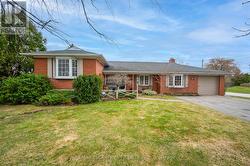 345 SANDLEWOOD ROAD Oakville, ON L6L 3S1