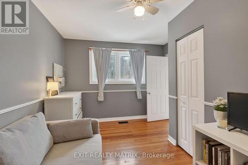 bedroom on main lvl - 2586 Henley Street, Ottawa, ON - Indoor