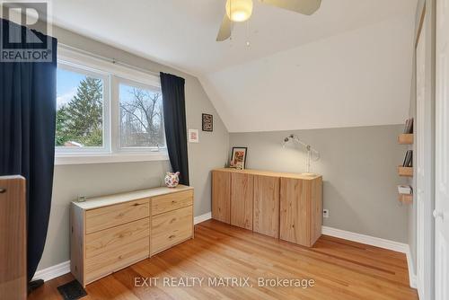 2586 Henley Street, Ottawa, ON - Indoor